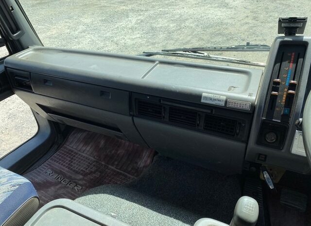 
								HINO RANGER FLATBODY ( 1993Enginecc WhiteChassis# U-FD3HMA ) full									