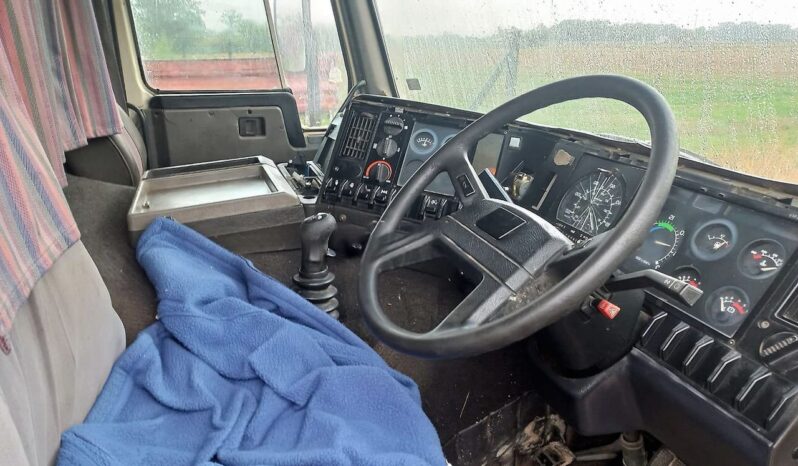 
								Volvo FL10 (320 8X4 Tipper Dump Truck) full									