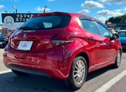 
										Peugeot 208 (1.2L engine) full									
