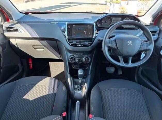 
								Peugeot 208 (1.2L engine) full									