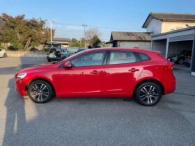 Volvo V40 (T2 Kinetic Navigation Backup Camera ETC ACC BLIS Red)