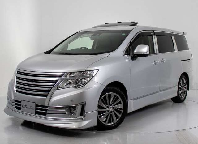 
								Nissan Elgrand (2.5 Rider Sunroof/Black Leather/Lane Departure Warning/Sign Detection Silver Metallic Gray) full									