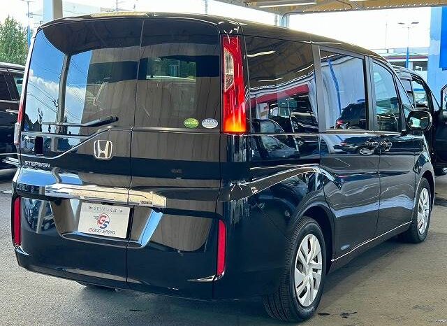 
								Honda Step Wagon (1.5 G Honda Sensing Digital terrestrial navigation Collision mitigation Adaptive cruise control Electric on both sides Crystal Black Pearl) full									