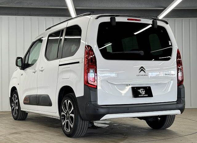 
								Citroen Berlingo (Shine XTR Pack Diesel Turbo D Audio AppleCarPlay Both Side Slide White) full									