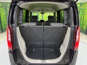 Honda N-BOX (660, non-smoking, electric doors on both sides, seat heaters, LED Crystal Black Pearl)