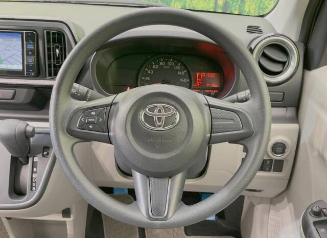 
								Toyota Passo (1.0 XL Package SD Navigation All-around Camera Plum Brown Crystal Mica) full									