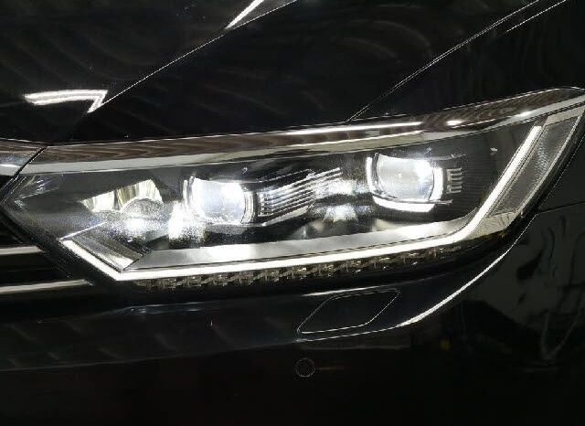 
								Volkswagen Passat (TDI Highline 2.0L) full									