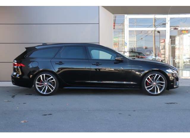 
								Jaguar XF Sportbrake (R Dynamic HSE 2.0L P250, maintained to manufacturer standards! Certified pre-owned with 3-year warranty Santorini Black) full									