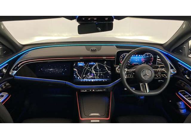 
								Mercedes-Benz E-Class (E220 d Avantgarde AMG Line Package ISG equipped model Diesel Turbo New current P Roof/Super Screen Obsidian Black) full									