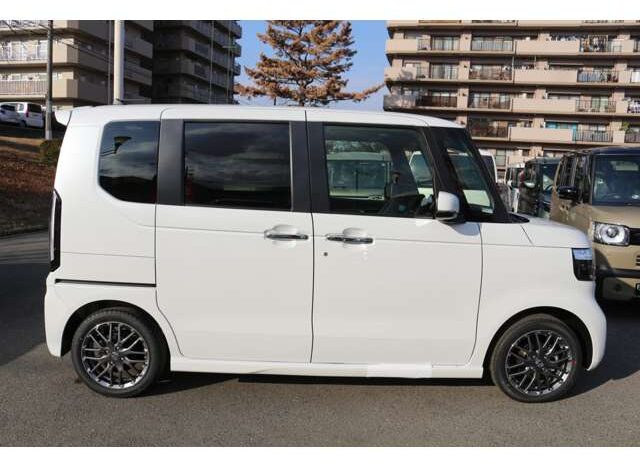 
								Honda N-BOX (Custom 660 Turbo Light Car Registered Unused Vehicle Collision Damage Reduction B Platinum White Pearl) full									