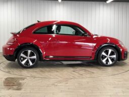 
										Volkswagen The Beetle (R-Line Meister SD Navigation BSM Cruise Control Seat Heater Tornado Red) full									