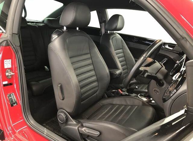 
								Volkswagen The Beetle (R-Line Meister SD Navigation BSM Cruise Control Seat Heater Tornado Red) full									