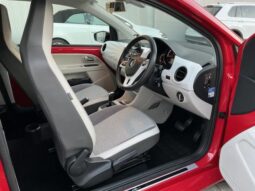 
										Volkswagen up! (with beats Non-smoking special edition Beats sound auto light red) full									