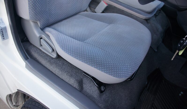 
								Toyota Hiace Commuter full									
