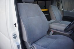 
										Toyota Hiace Commuter full									