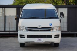 
										Toyota Hiace Commuter full									