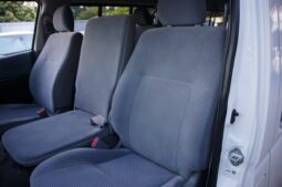 
										Toyota Hiace Commuter full									