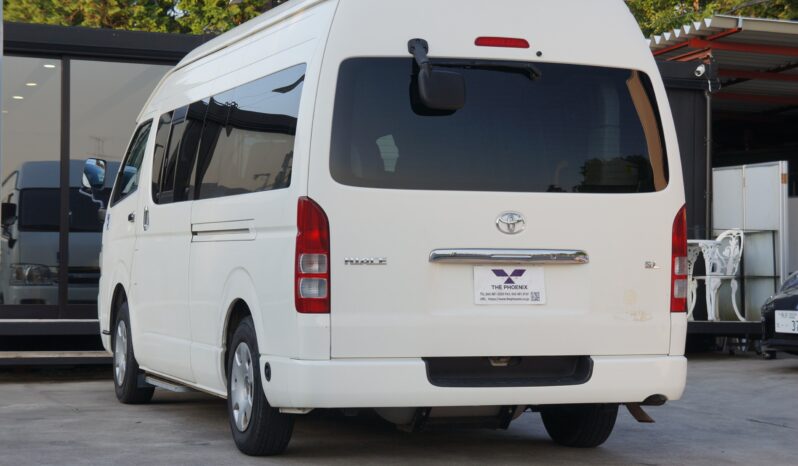 
								Toyota Hiace Commuter full									