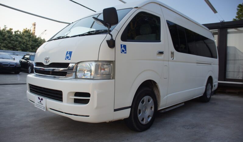 
								Toyota Hiace Commuter full									