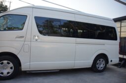 
										Toyota Hiace Commuter full									