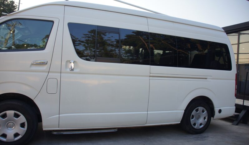 
								Toyota Hiace Commuter full									