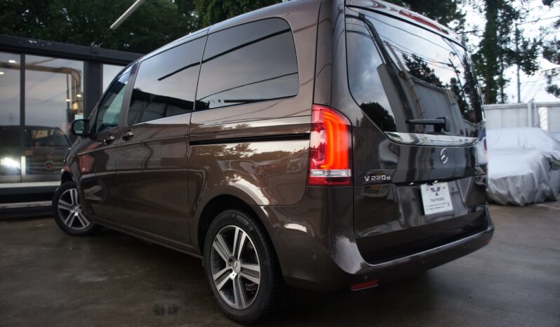 
								Mercedes-Benz V-Class full									
