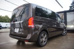
										Mercedes-Benz V-Class full									