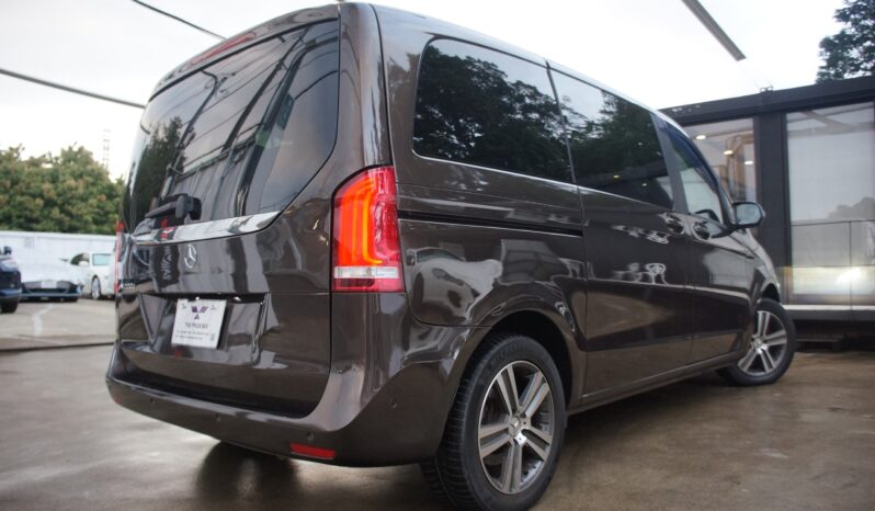 
								Mercedes-Benz V-Class full									