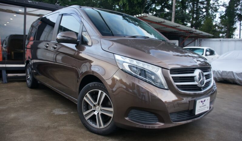 
								Mercedes-Benz V-Class full									