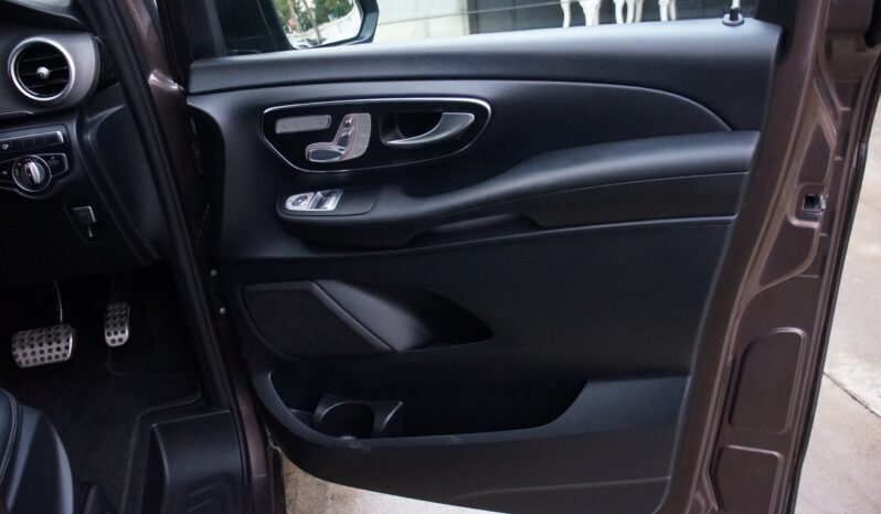 
								Mercedes-Benz V-Class full									