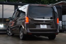 
										Mercedes-Benz V-Class full									