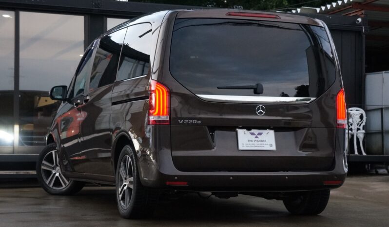 
								Mercedes-Benz V-Class full									