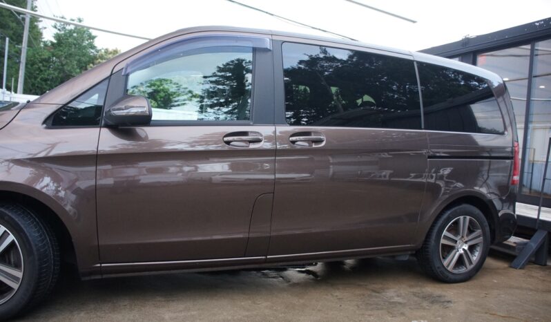 
								Mercedes-Benz V-Class full									
