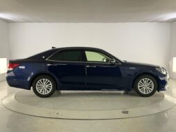 
										Toyota Crown Royal full									