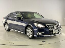
										Toyota Crown Royal full									