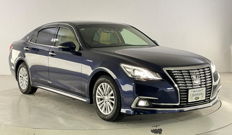 
								Toyota Crown Royal full									