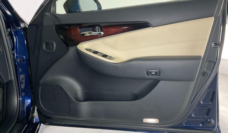 
								Toyota Crown Royal full									