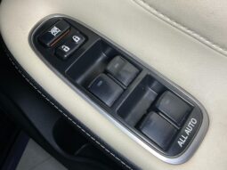 
										Toyota Crown Royal full									