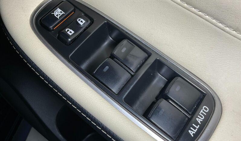 
								Toyota Crown Royal full									