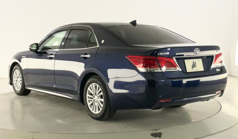 
								Toyota Crown Royal full									