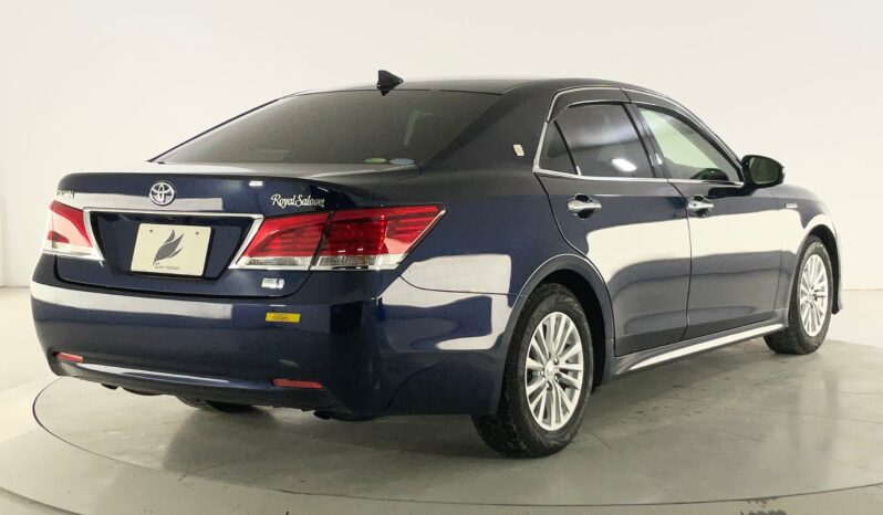 
								Toyota Crown Royal full									