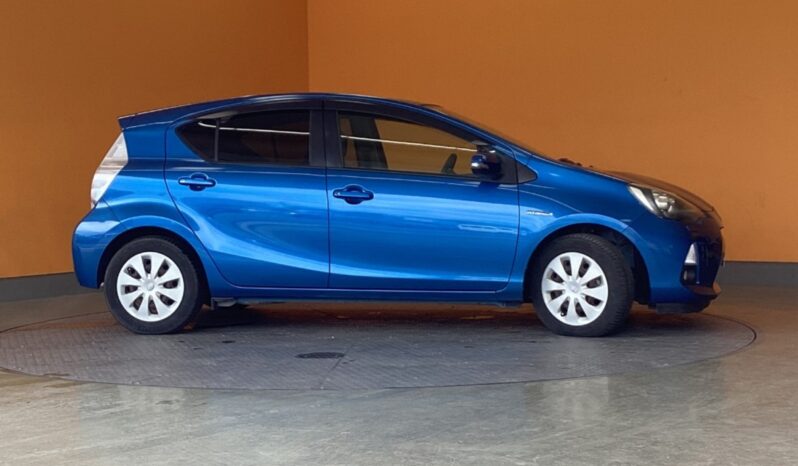 
								Toyota Aqua 1.5 S full									