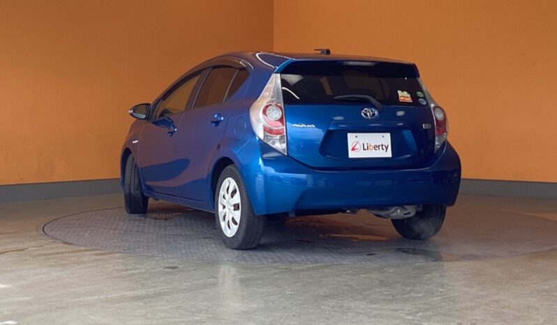 
								Toyota Aqua 1.5 S full									