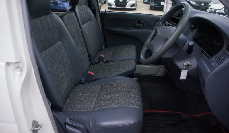 
								Toyota TownAce Van full									