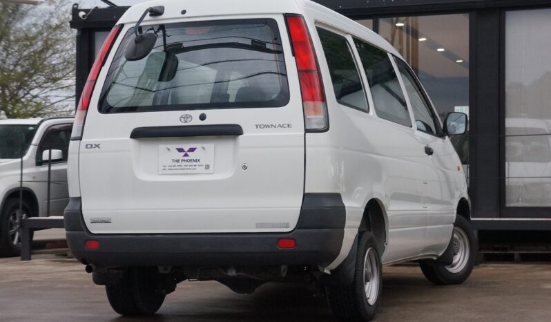
								Toyota TownAce Van full									