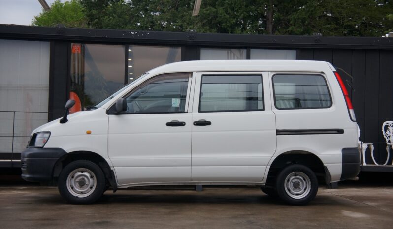 
								Toyota TownAce Van full									