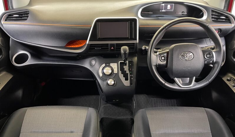 
								Toyota Sienta1.5G full									