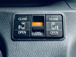 
										Toyota Sienta1.5G full									
