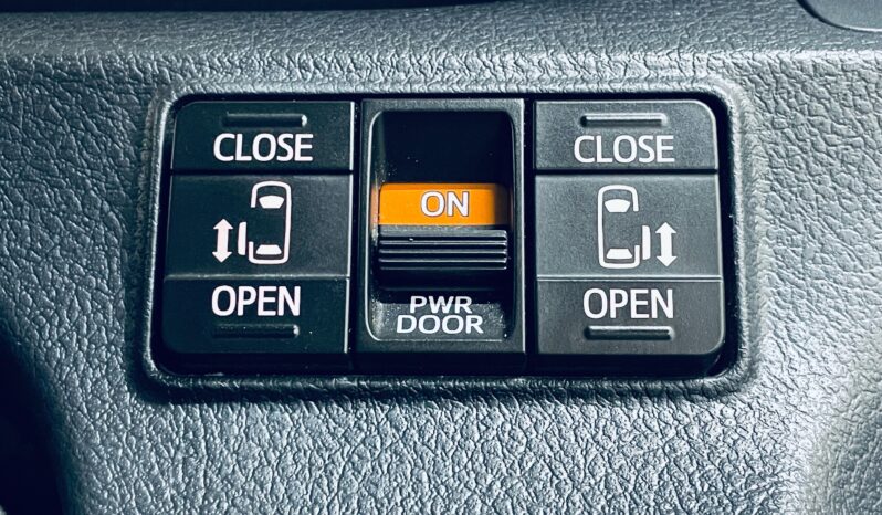 
								Toyota Sienta1.5G full									