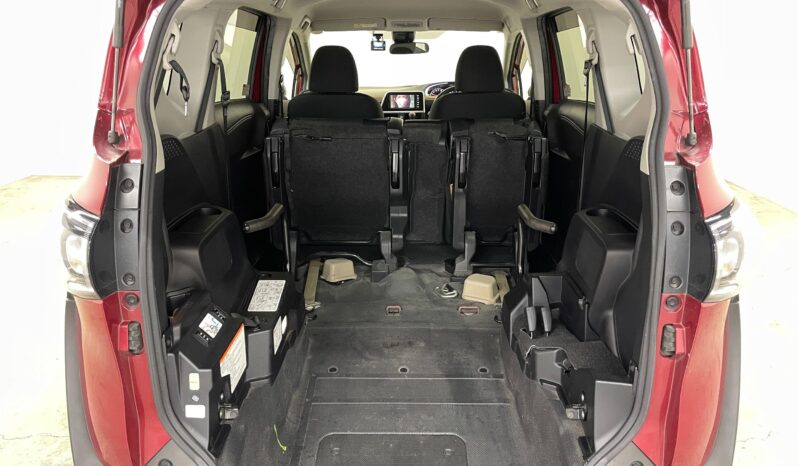 
								Toyota Sienta1.5G full									